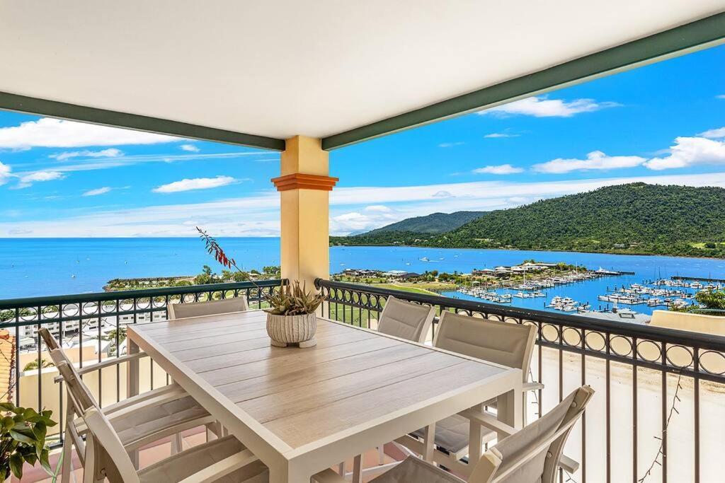 Aqua Vista Apartment Airlie Beach Exterior photo